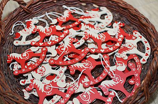 Dekorácie - Červený koník s menom - 17858798_