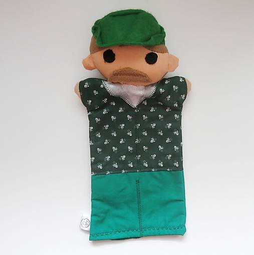Maňuška pán horár, poľovník (v kvietkovom kabátiku)