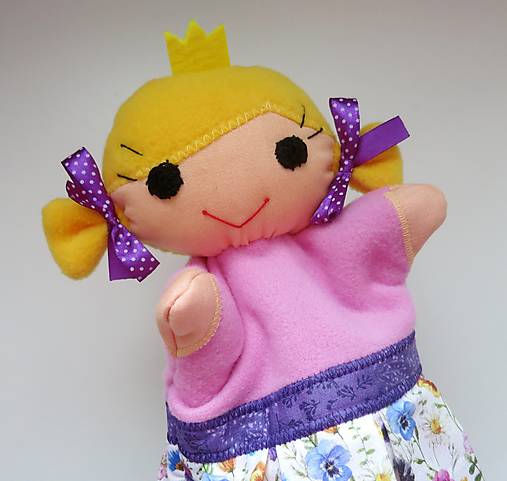 Maňuška princezná (v macoškovej sukienke)