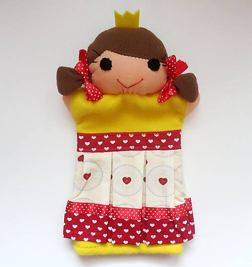 Maňuška princezná (v sukničke so srdiečkami)