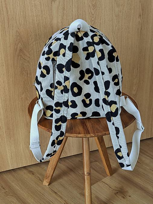 Menčestrový ruksak M O Y - leopard