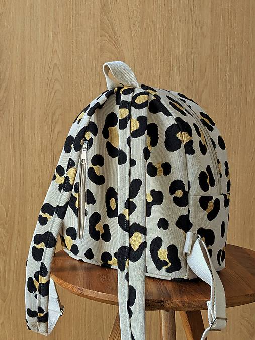 Menčestrový ruksak M O Y - leopard