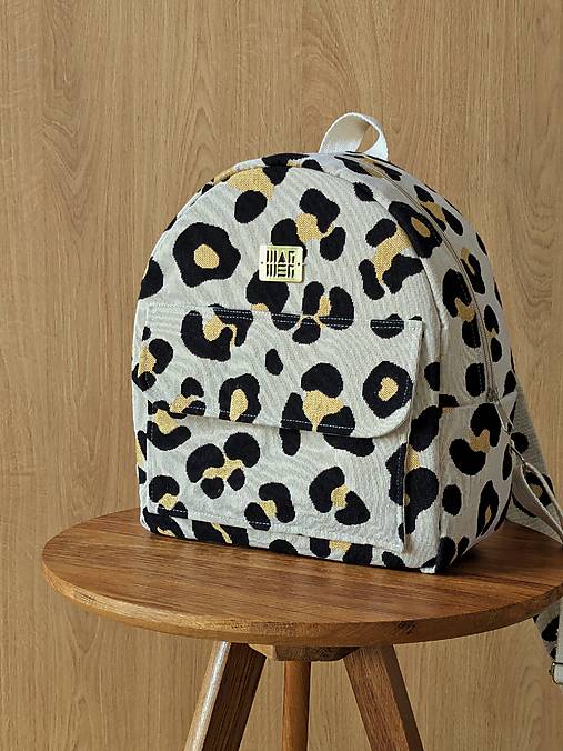 Menčestrový ruksak M O Y - leopard