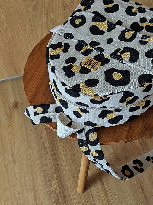 Menčestrový ruksak M O Y - leopard