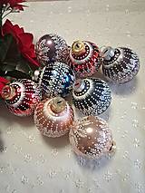Dekorácie - Vianočné gule sklenené  zdobené horúcim voskom. - 17859050_