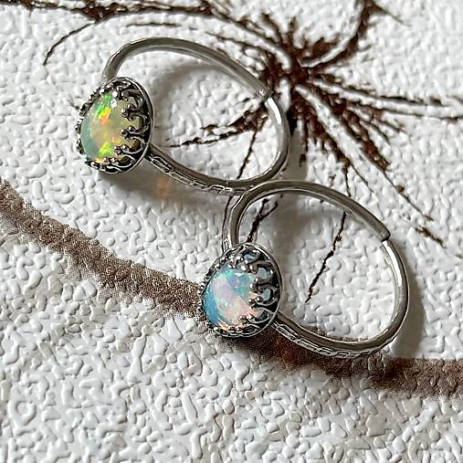 Filigree Ethiopian Opal Silver Ring AG925 / Jemný strieborný prsteň s prírodným opálom A0007