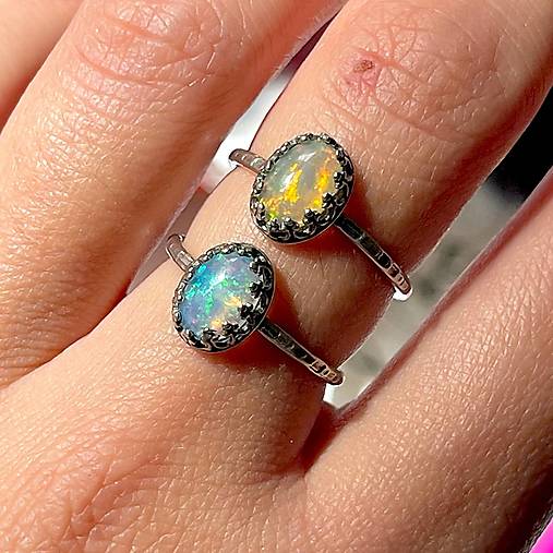 Filigree Ethiopian Opal Silver Ring AG925 / Jemný strieborný prsteň s prírodným opálom A0007