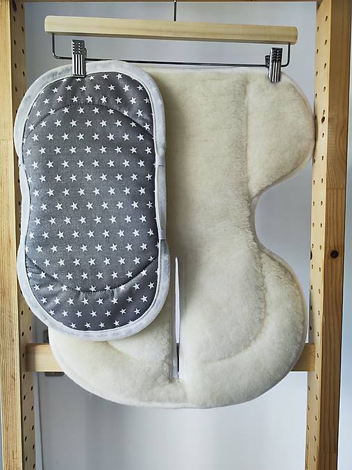 Detský textil - VLNIENKA podložka Autosedačky Besafe go Beyond  0/13kg 100% Merino proti poteniu a prehriatiu Hviezdičky šedé - 17863407_