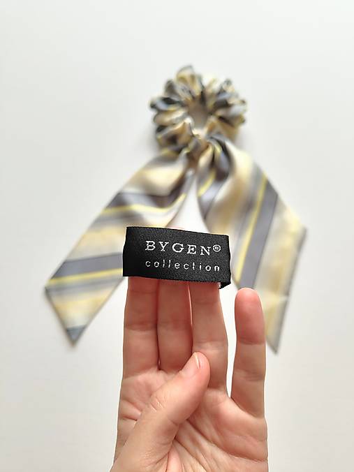 Maxi scrunchie asymetrická (Sivo-žltá)