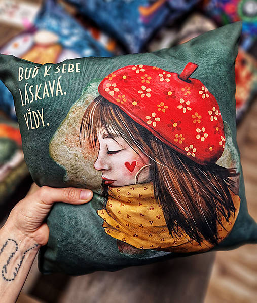 Úžitkový textil - Vankúšik Be kind (tmavý) (Aj s výplňou) - 17866309_