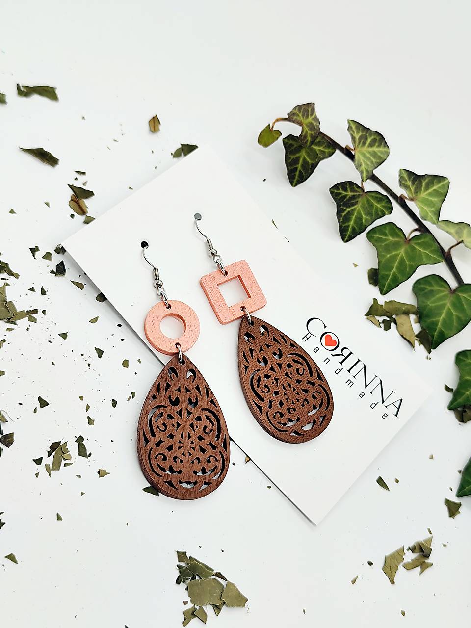 Asymetrické náušnice "AAVYA"