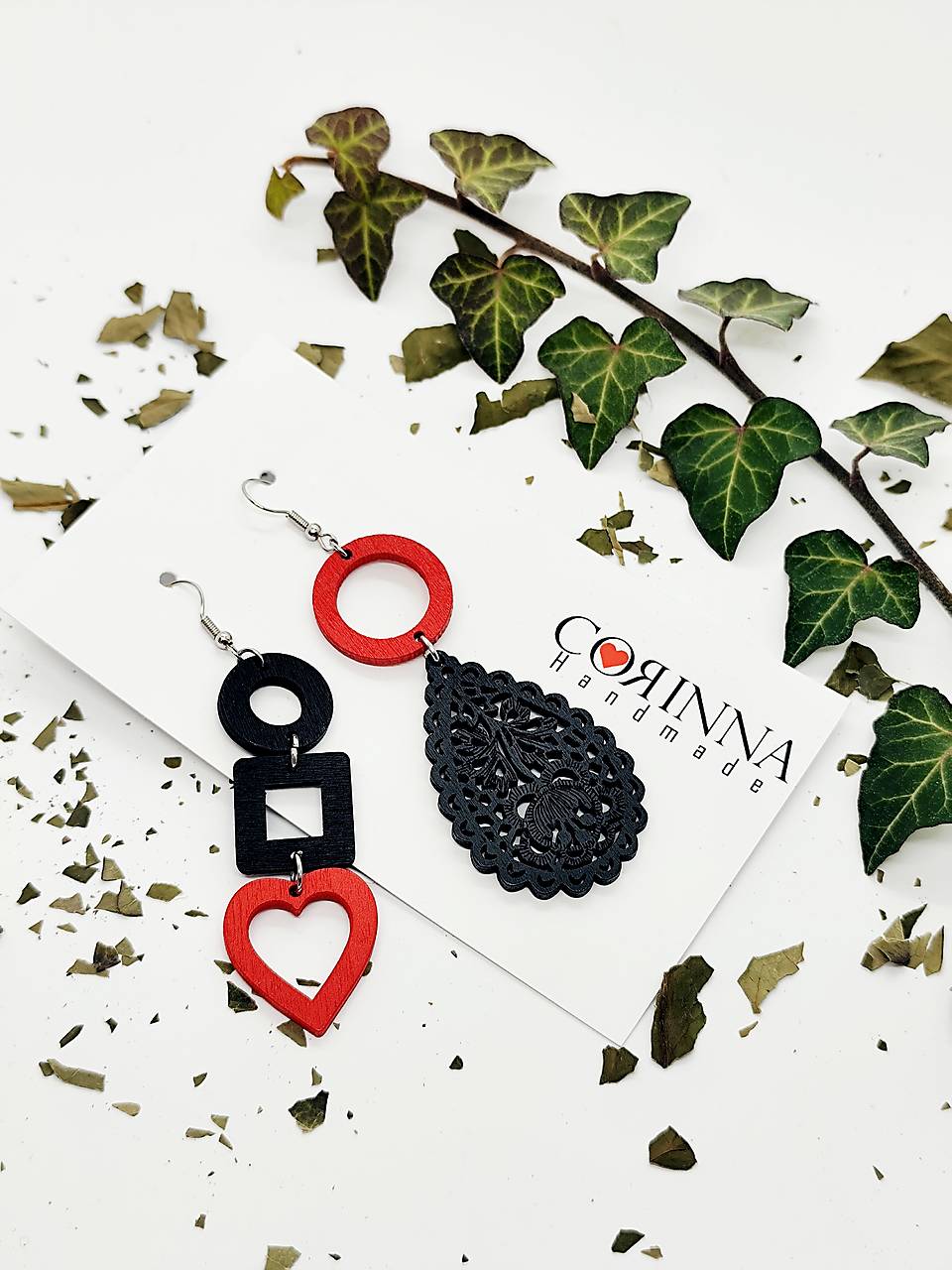 Asymetrické náušnice "DIRTHI"