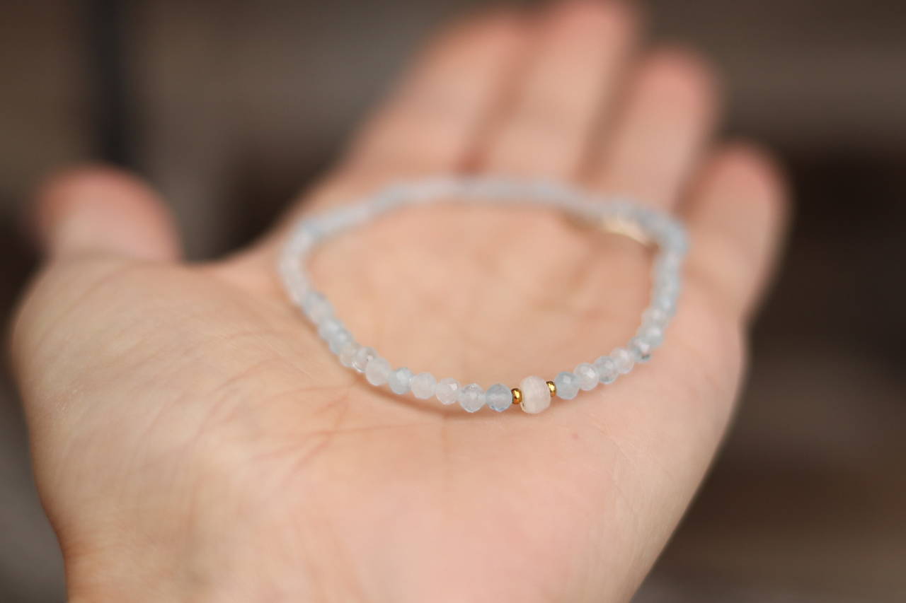 Náramok akvamarín, mesačný kameň