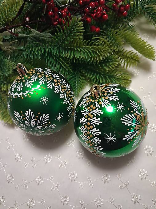 Dekorácie - Vianočné gule zdobené voskom v darčekovom balení - 17865285_