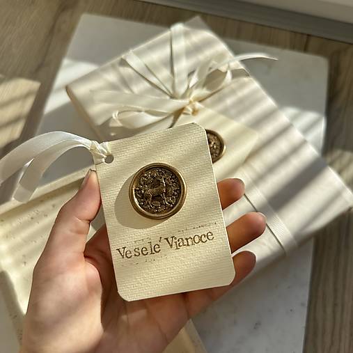 Papier - Vianočné menovky (menovka+pečať+stuha+personalizovateľný text) - 17865623_