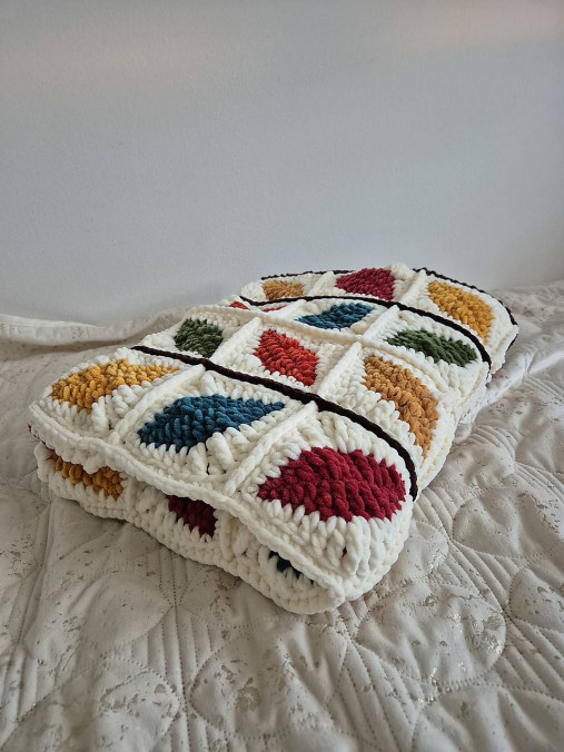 Háčkovaná listová deka