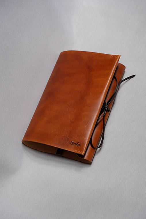 Papiernictvo - Univerzálny kožený obal na knihu s menom - 17869804_