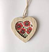 Dekorácie - Valentín: Výšivka v drevenom srdiečku 2 - 17868483_