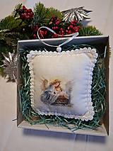 Dekorácie - Nežný darček -svätá  rodina - 17869700_