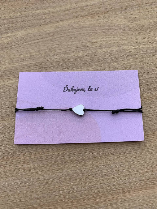 Náramky - náramok so srdiečkom (čierna-strieborné hranaté srdce 8mm) - 17869412_