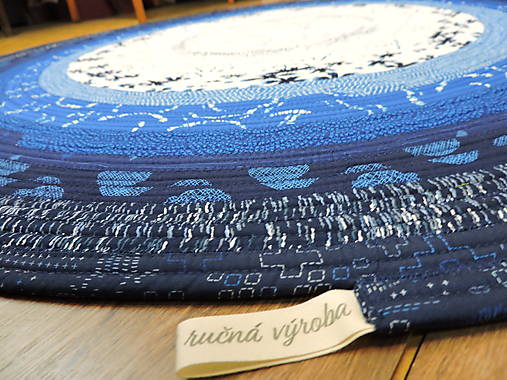 Okrúhly koberec do obývačky z kolekcie InkPerfect