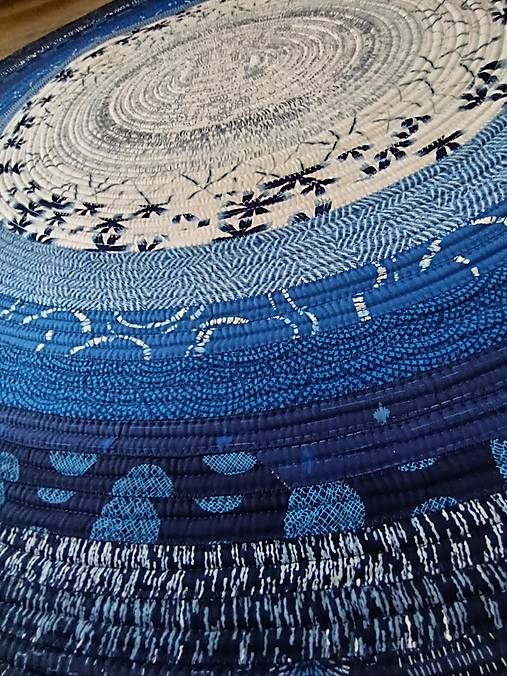 Okrúhly koberec do obývačky z kolekcie InkPerfect