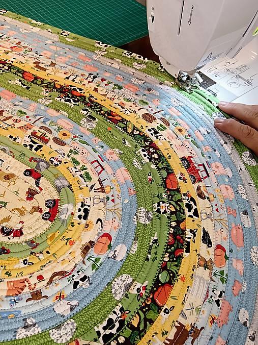 Farebný koberec do detskej izby - Hra na farme