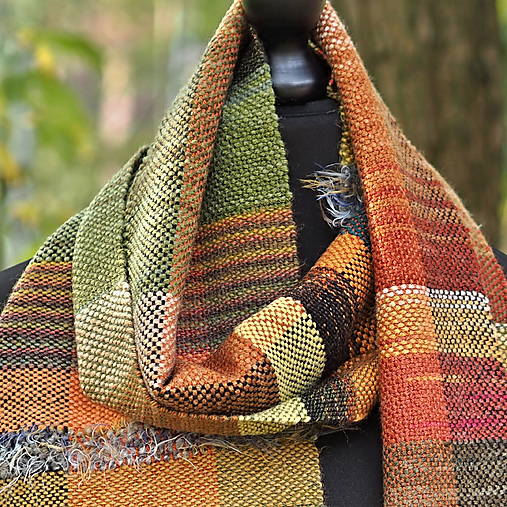 Šály a nákrčníky - RUČNĚ TKANÝ ŠÁL - SASKIE - 17872350_