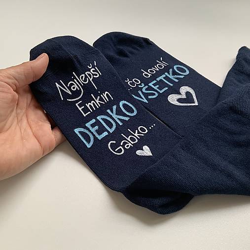 Maľované ponožky s nápisom: "Najlepší dedko, čo dovolí všetko" tmavomodre s menom