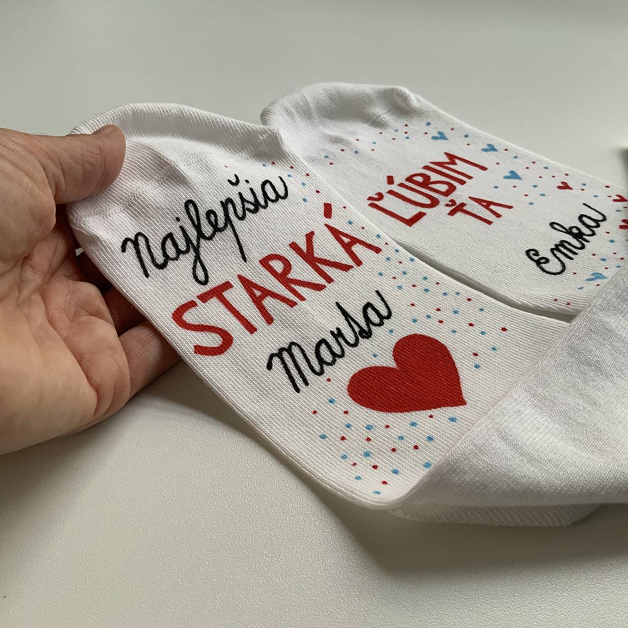 Maľované ponožky pre starkú s nápisom na želanie