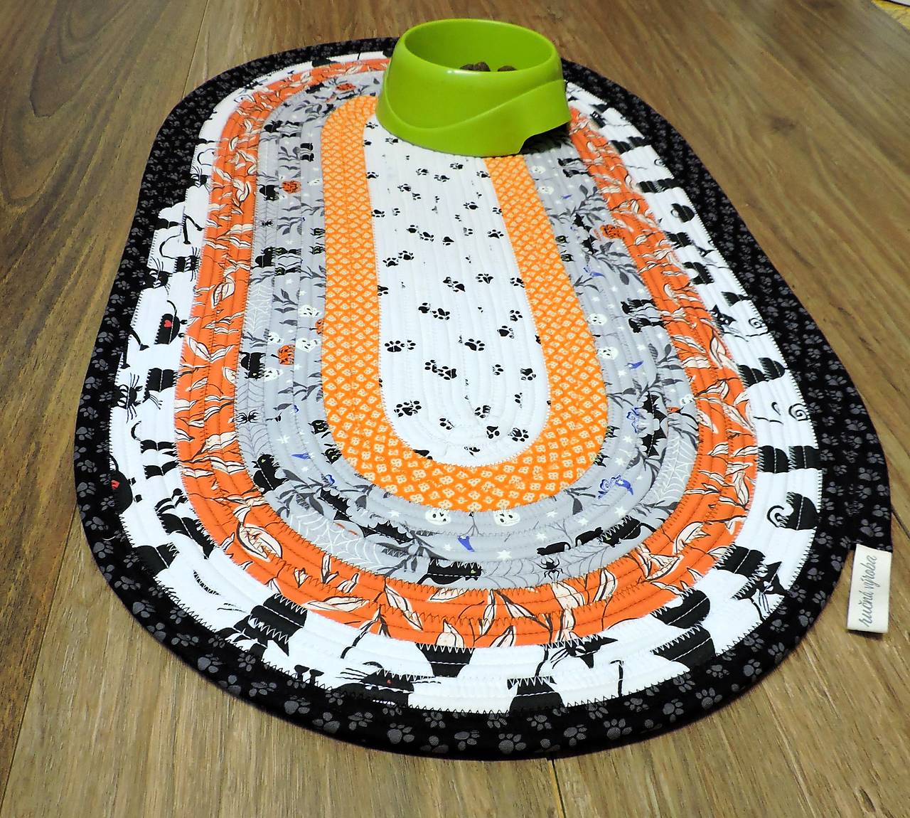 Koberec Jelly-Roll pre mačičky - oválny