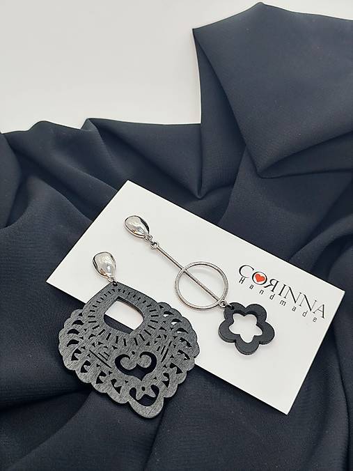 Asymetrické náušnice "CECIL"