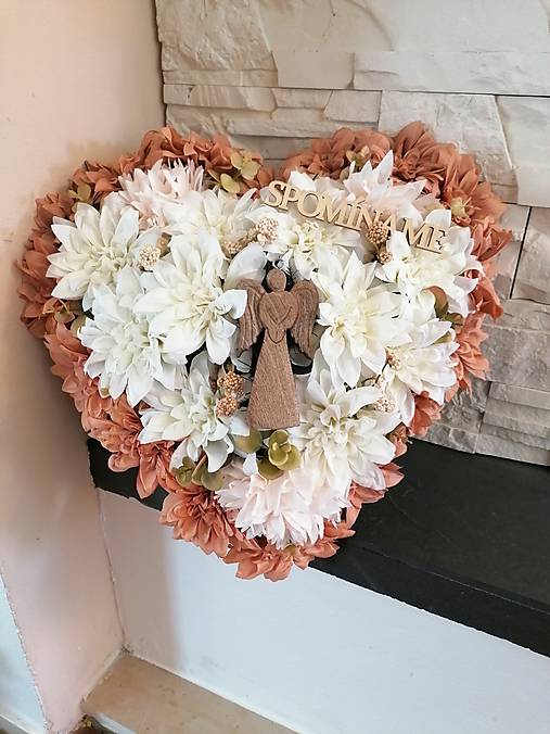 Dekorácie - Smútočné zaťažené srdce 40cm s nápisom a anjelom - 17873822_