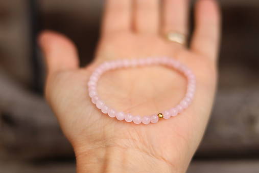 Tenký náramok ruženín