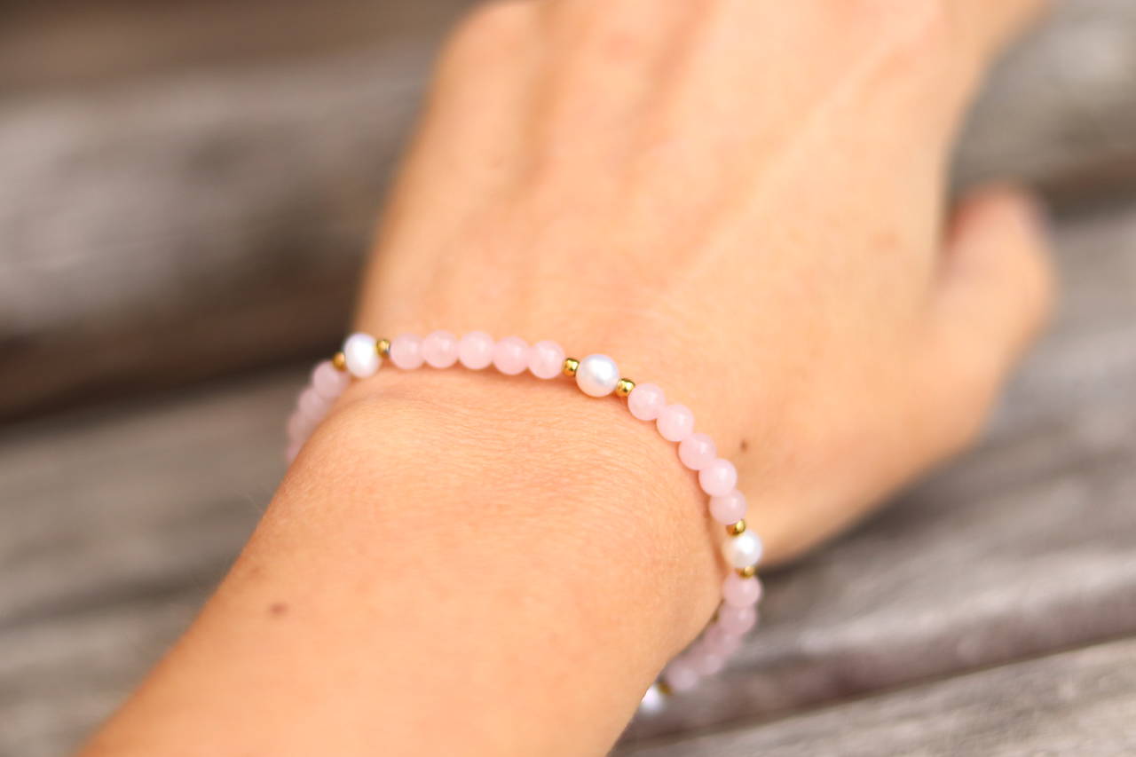 Náramok ruženín, perly