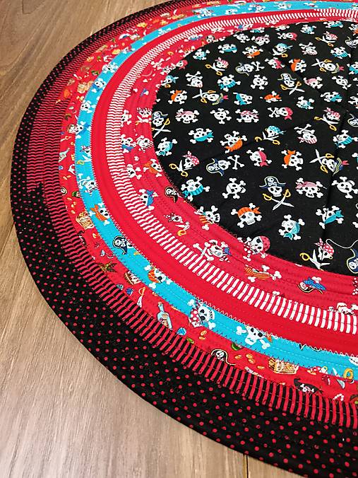 Pirátsky obojstranný okrúhly koberček – farebné dobrodružstvo pre malých kapitánov