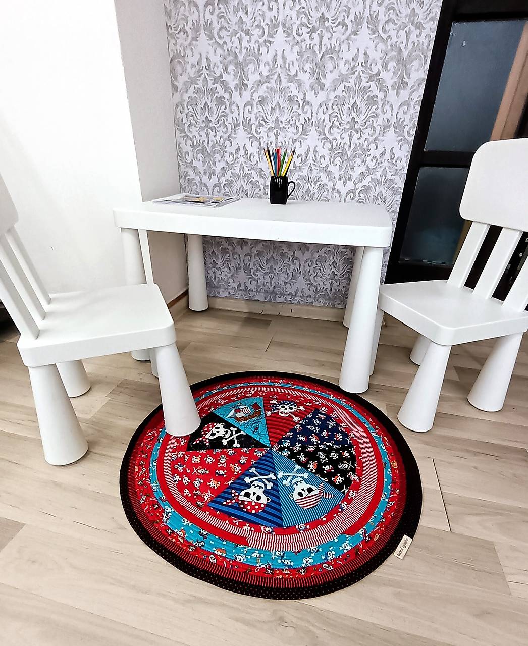 Pirátsky obojstranný okrúhly koberček – farebné dobrodružstvo pre malých kapitánov