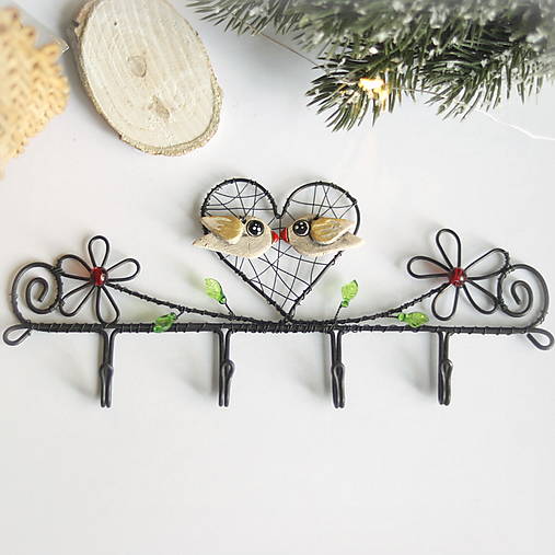 Nábytok - vešiak zaľúbený - 17877005_