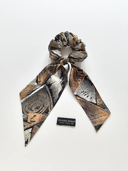 Maxi scrunchie asymetrická (Béžovo-čierna)