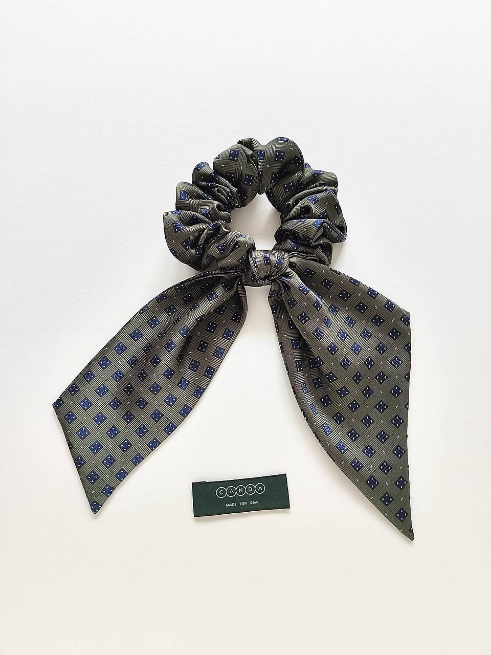Maxi scrunchie asymetrická (Tmavozelená)