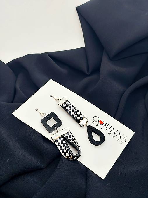 Asymetrické náušnice "FIA"