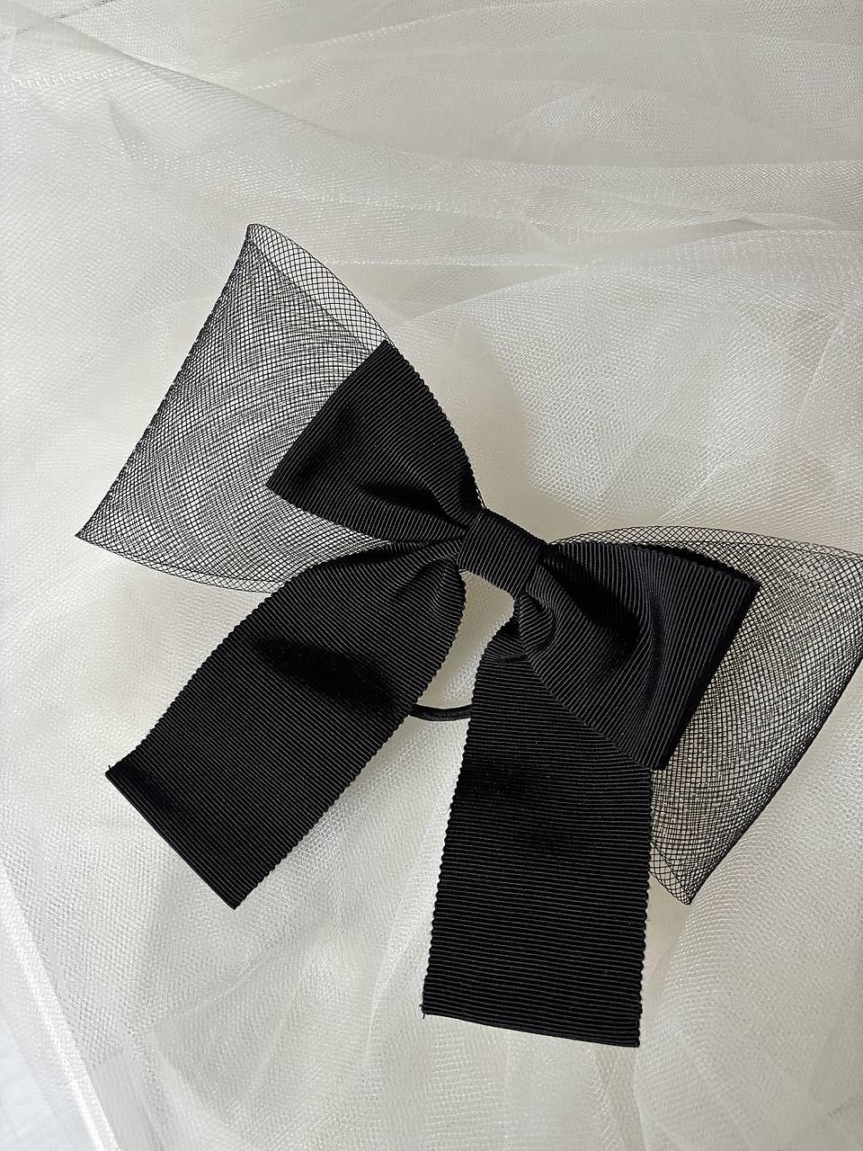 Vlasové doplnky z kolekcie Forum Florum  (Čierna gumička s tylovo-ripsovou mašľou)