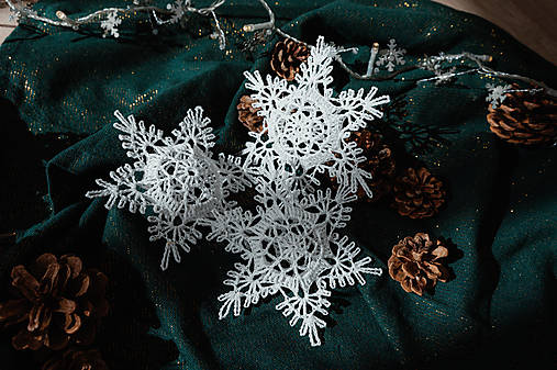 Dekorácie - Vianočná 3D vločka - háčkovaná vianočná ozdoba - 17876741_