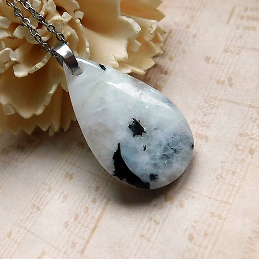 Náhrdelníky - Mesačný kameň / adulár - 17881658_