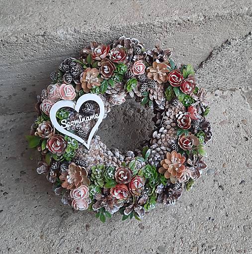 Dekorácie - Spomienkový šiškový venček - 17879855_