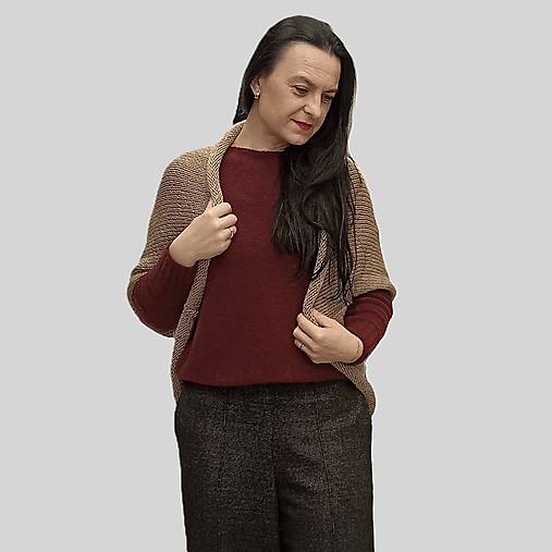 Vesty - Pletená vesta - barva světle hnědá - 17881230_