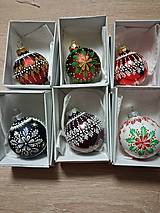 Dekorácie - Vianočná guľa  v darčekovom balení-sklenená - 17879777_