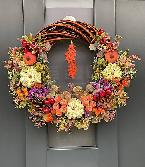 Jesenný veniec L 40cm na hnedom prútenom základe dekorácia na dvere Venček J3
