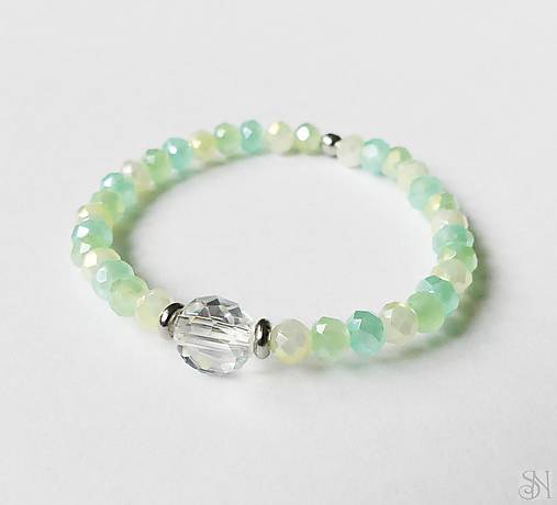 Detské doplnky - Zelený detský ručne robený náramok na gumičke - 17883095_