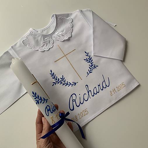 Krstná košieľka a svieca na krst ručne maľovaná  v modro zlatej kombinácii  s ratolesťami